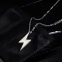 Lightning bolt design chain